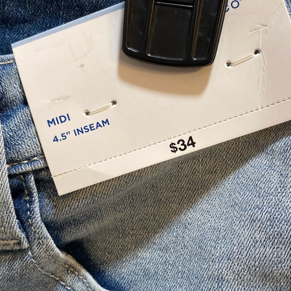 Denim shorts - Picture 4 of 6